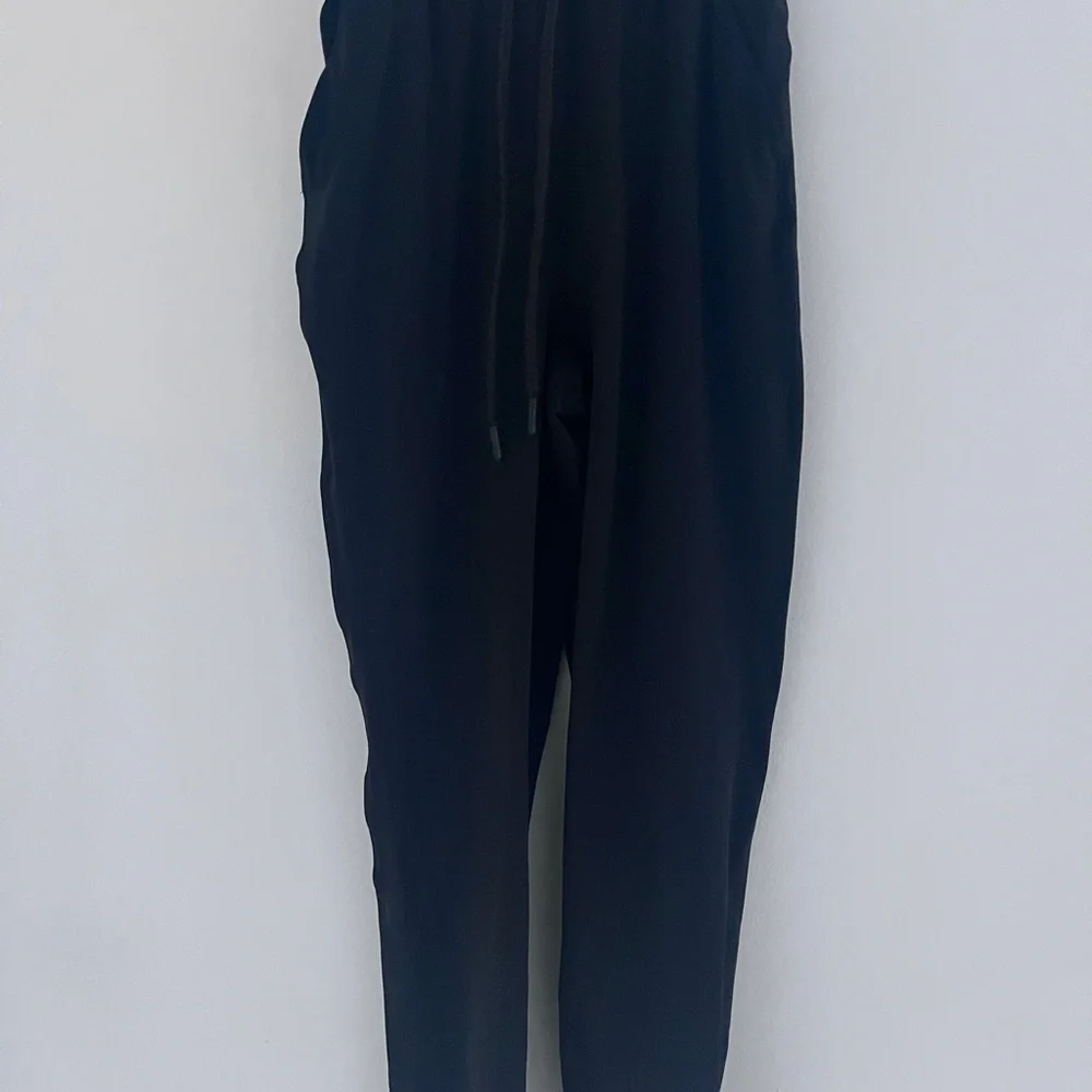2020-Lululemon Keep Moving Pant 7/8
High-Rise
Black size 2 - Picture 5 of 10